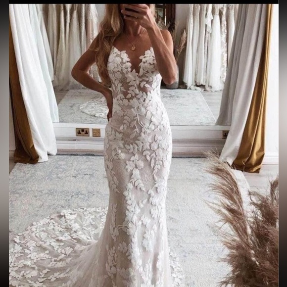 Original Enzoani Lesly wedding dress! - Picture 7 of 8